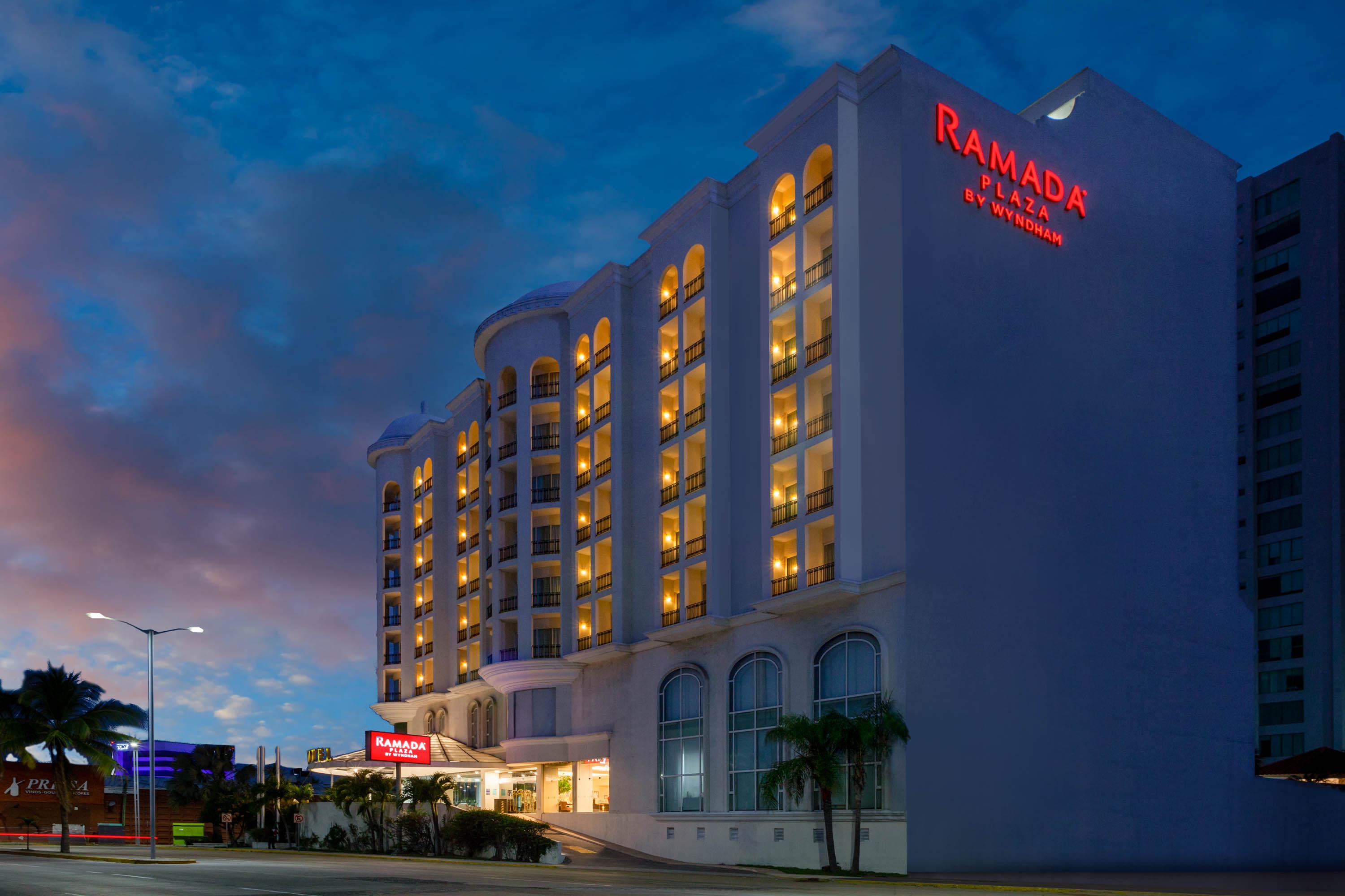 Ramada Plaza By Wyndham Veracruz Boca Del Rio Bagian luar foto