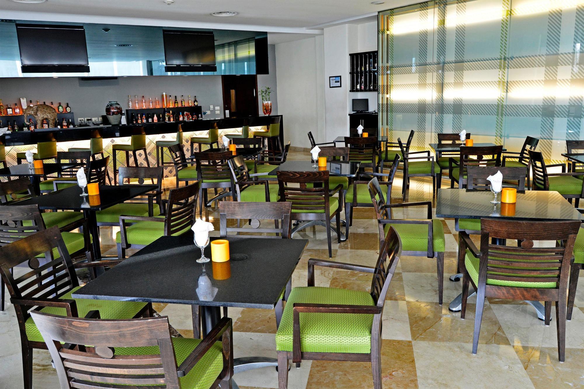 Ramada Plaza By Wyndham Veracruz Boca Del Rio Bagian luar foto