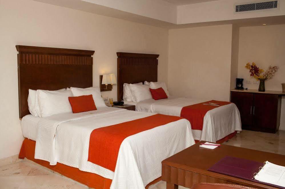 Ramada Plaza By Wyndham Veracruz Boca Del Rio Bagian luar foto